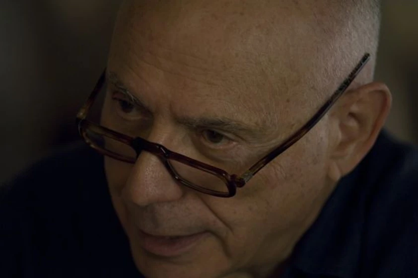 Alan Arkin en la-vida-privada-de-pippa-lee