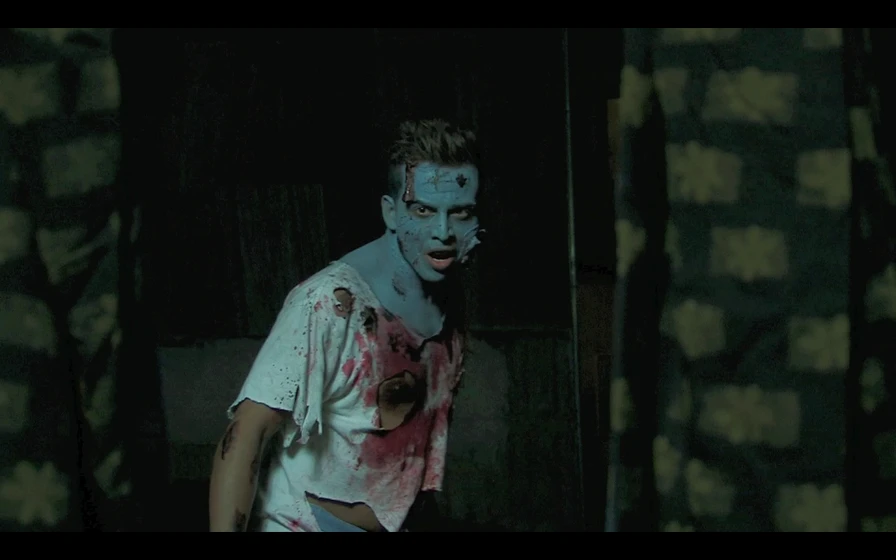 Hector Lopez en housewife-alien-vs-gay-zombie