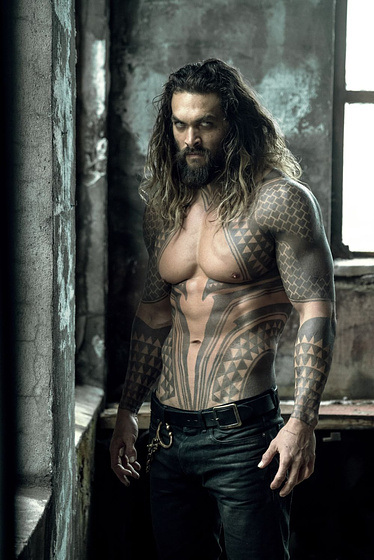 Jason Momoa en La Liga de la Justicia