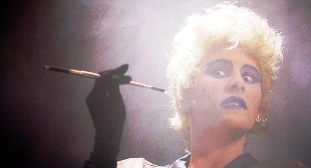 Mary-Anne Graves en el-planeta-del-placer-vicious-lips