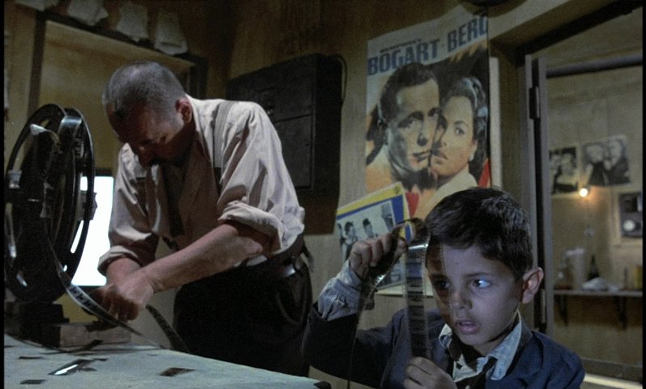 Philippe Noiret y Salvatore Cascio en Cinema Paradiso
