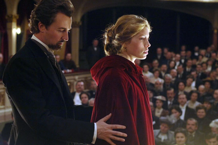 Edward Norton y Jessica Biel en el-ilusionista