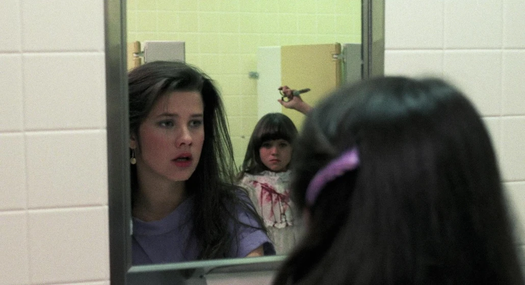 Daphne Zuniga y Christi Michelle Allen en la-iniciacion