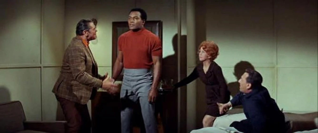 Ernest Borgnine, Jim Brown, Julie Harris y Jack Klugman en el-reparto