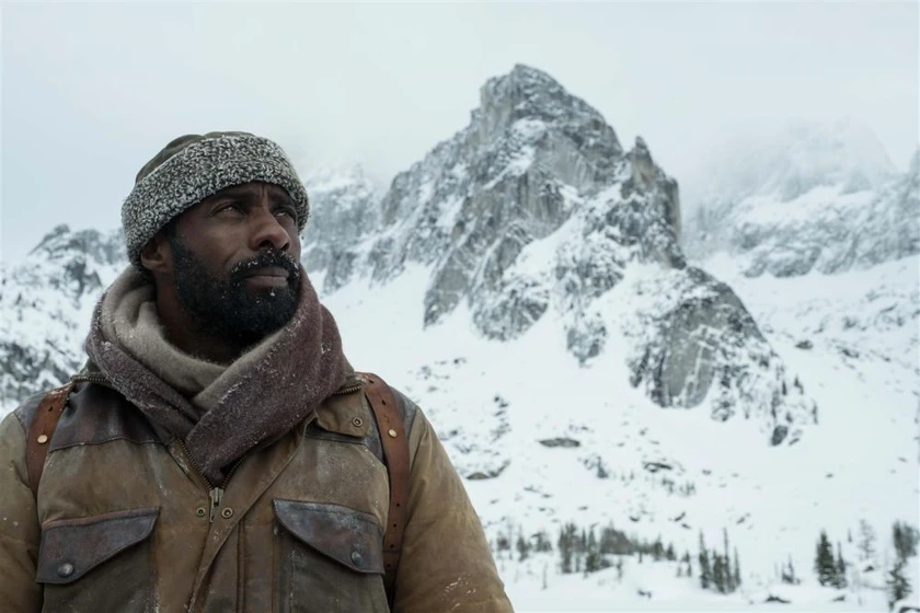 Idris Elba en la-montana-entre-nosotros