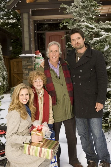 Henry Winkler, Brooke Burns, Connor Christopher Levins y Warren Christie en la-mejor-epoca-del-ano