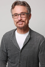 photo of person Barry Josephson