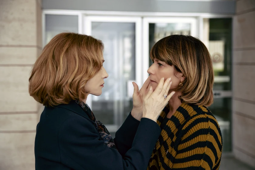 Isabelle Huppert y Marina Foïs en la-mujer-mas-rica-del-mundo