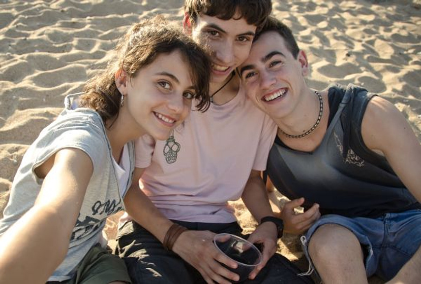 Álex Monner, Marina Comas y Albert Baró en Los Niños salvajes
