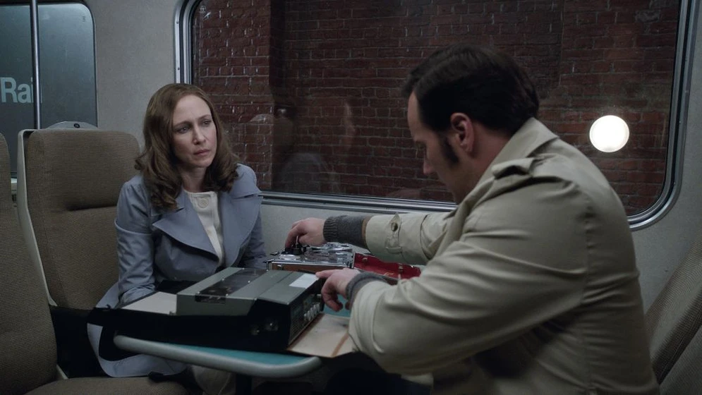 Vera Farmiga y Patrick Wilson [I] en expediente-warren-el-caso-enfield