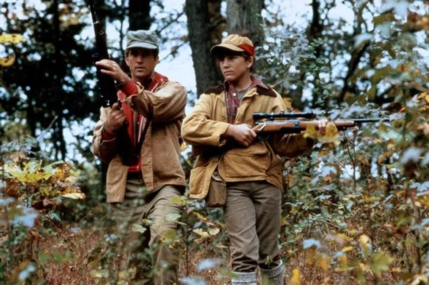 Mel Gibson y Shane Bailey en cuando-el-rio-crece