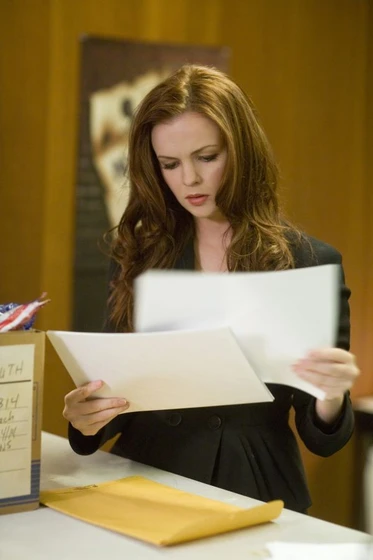 Amber Tamblyn en mas-alla-de-la-duda