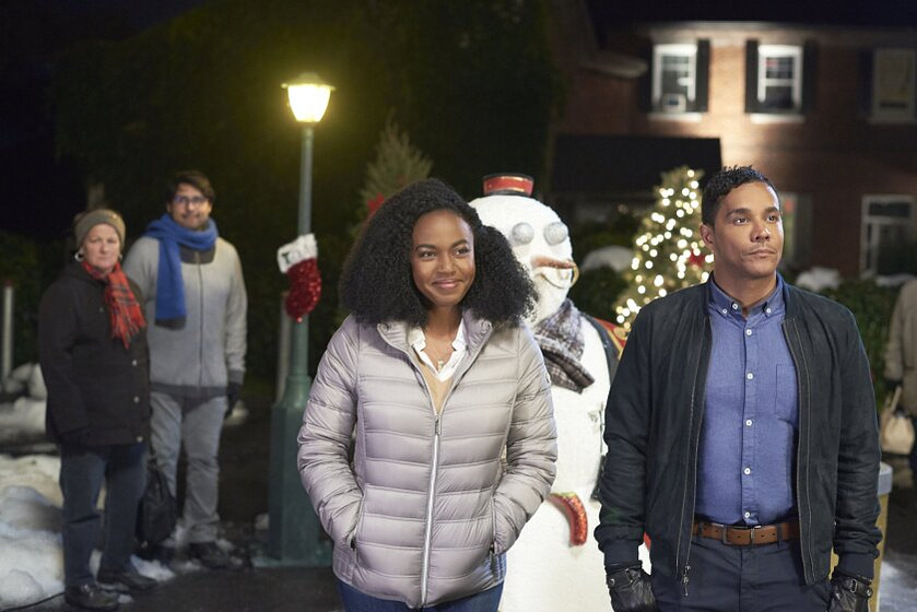 Jerrika Hinton y Christian Vincent en Navidad en el Majestic