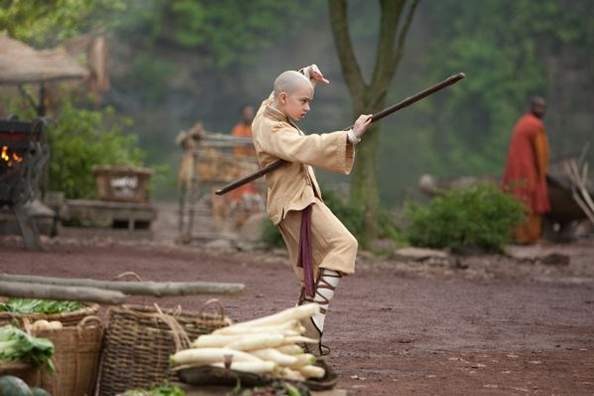 Noah Ringer en Airbender. El último guerrero