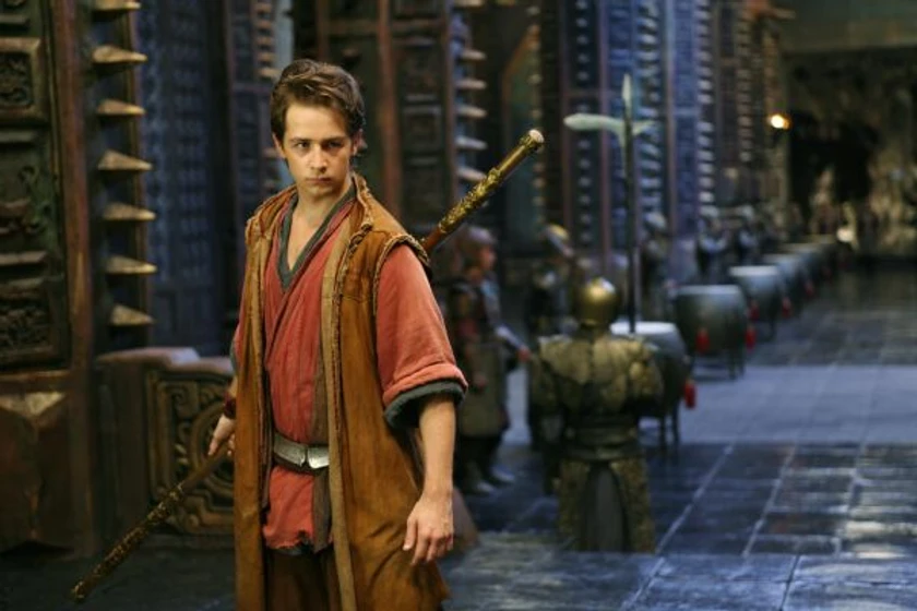 Michael Angarano en el-reino-prohibido