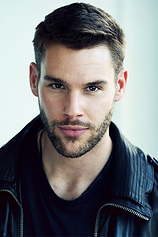 picture of actor Paul Luebke