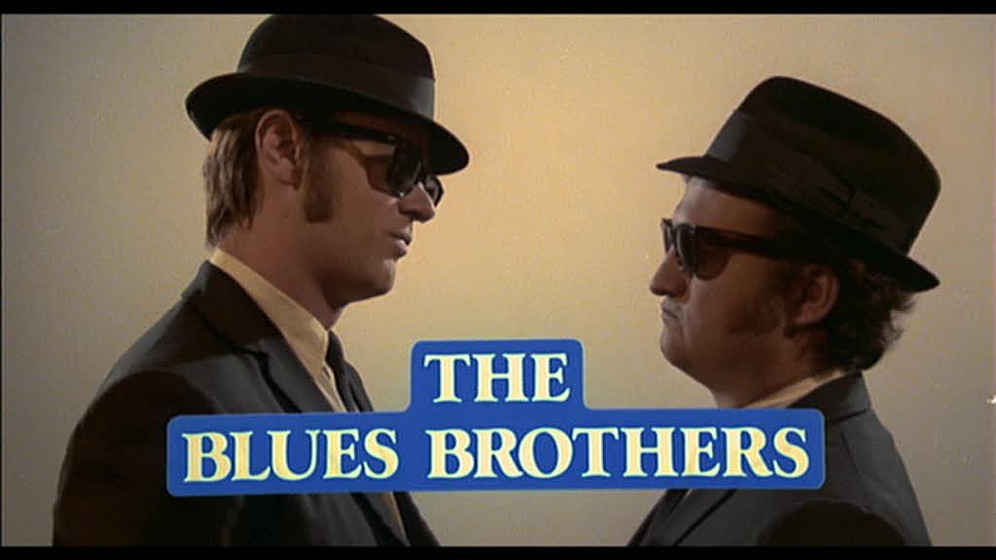 Dan Aykroyd y John Belushi en Granujas a todo Ritmo (Títulos de crédito)