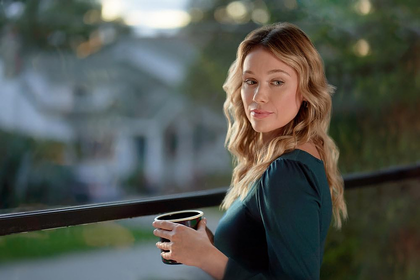 Katrina Bowden en Navidad a Todo Color