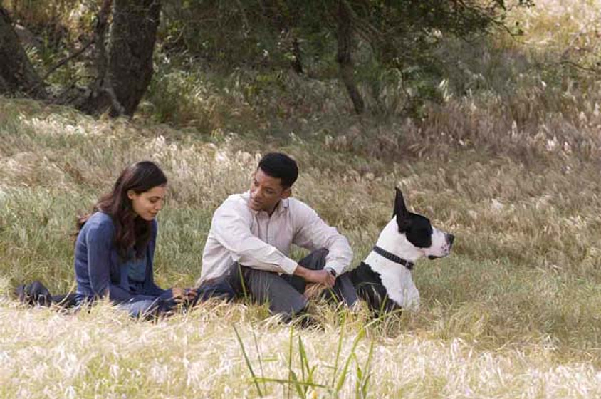 Will Smith y Rosario Dawson en Siete Almas