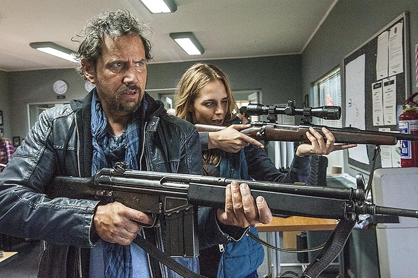 Jamie Kennedy y Tanya van Graan en Temblores 6: Un Día en el Infierno