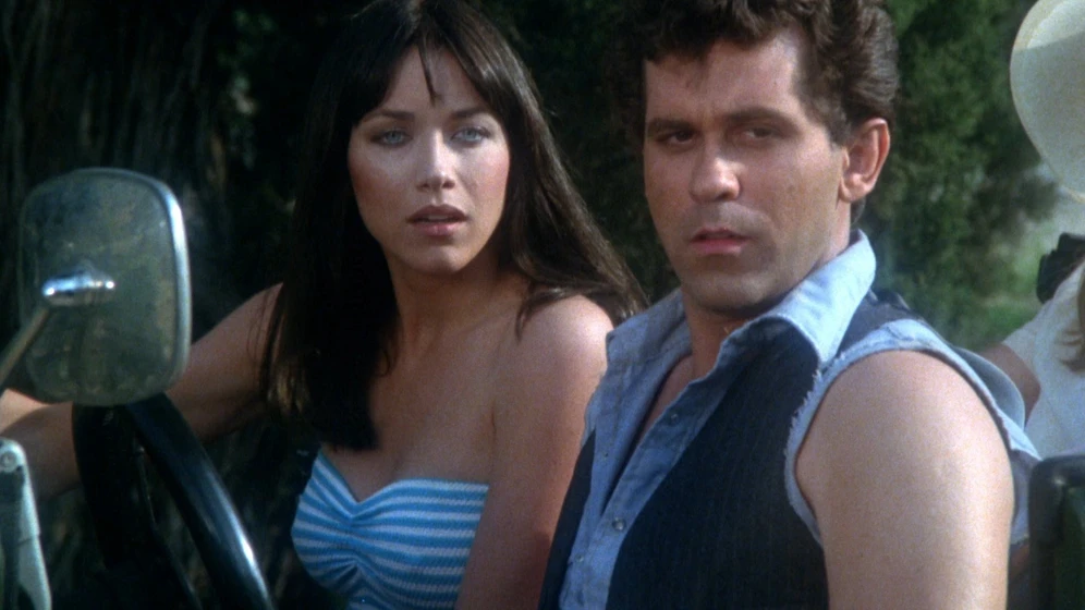Tanya Roberts y Jon Van Ness en trampa-para-turistas