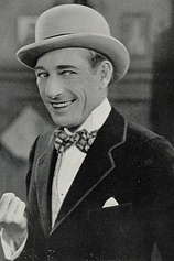 picture of actor Lee Moran