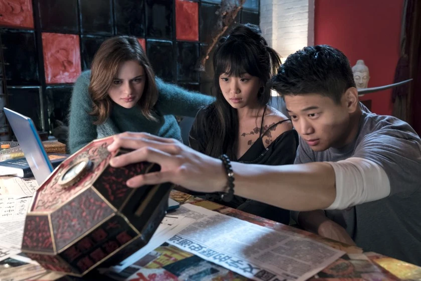 Joey King, Ki Hong Lee y Alice Lee en siete-deseos