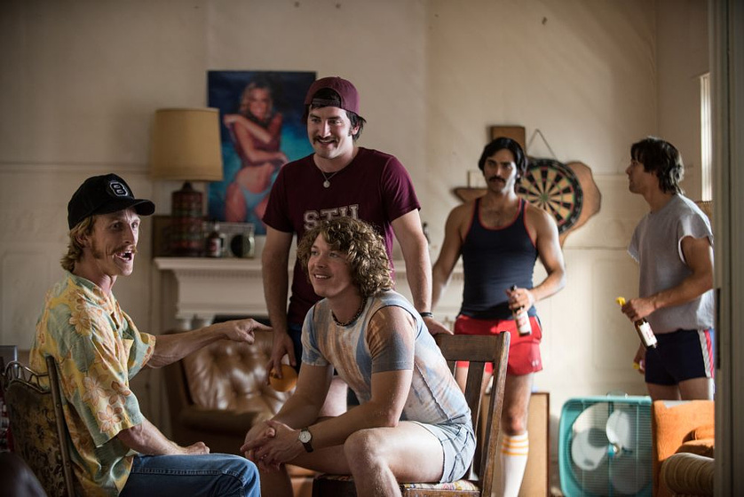 Tyler Hoechlin, Ryan Guzman, Austin Amelio, Tanner Kalina y Forrest Vickery en Todos queremos Algo
