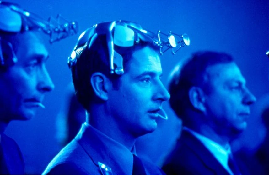 Jeremy Northam en Cypher