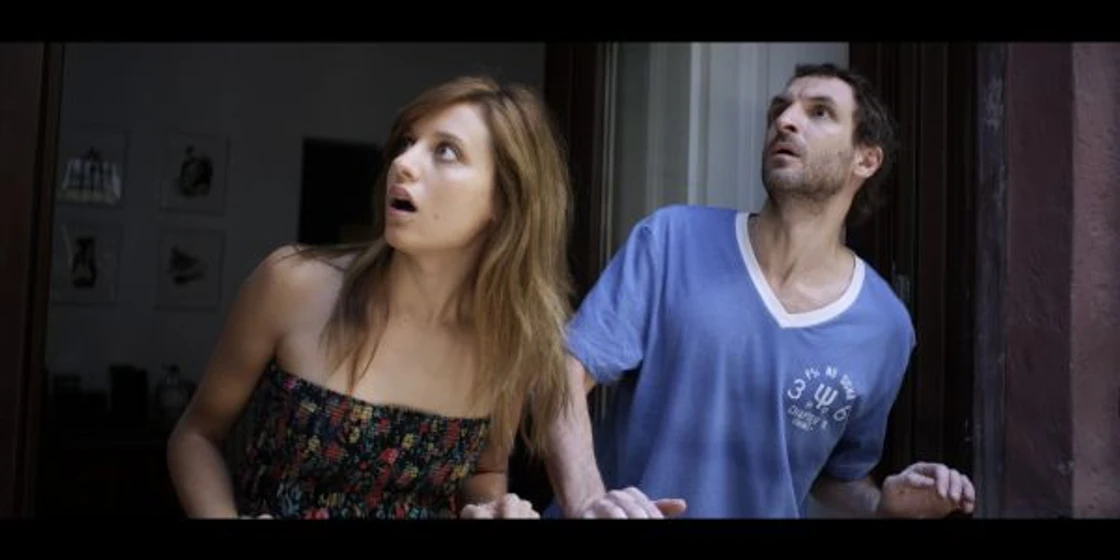 Julián Villagrán y Michelle Jenner en extraterrestre