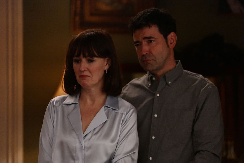 Ron Livingston y Rosemarie DeWitt en Una Herencia de Muerte