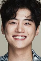 picture of actor Yoon Jeong-il