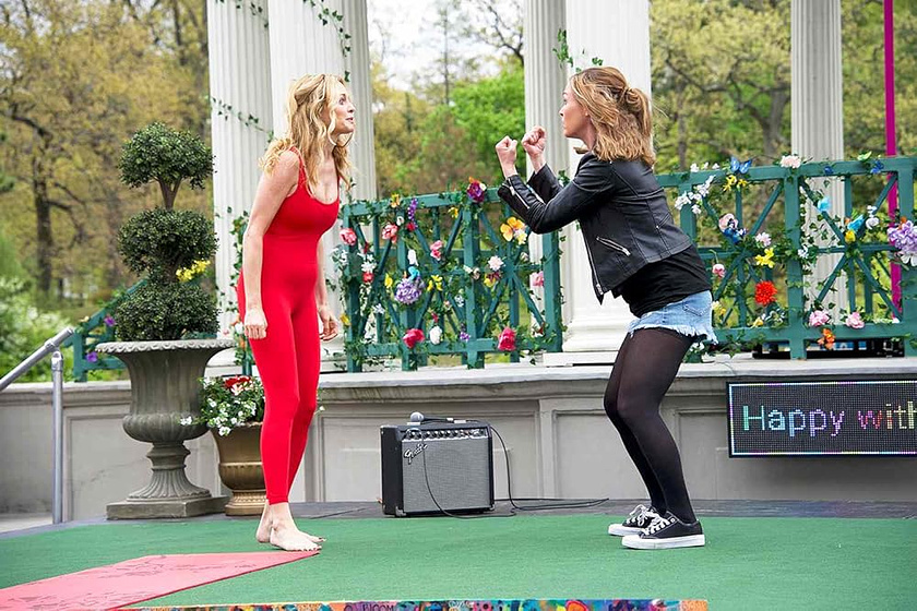 Heather Graham y Julia Stiles en Mi Familia Preferida