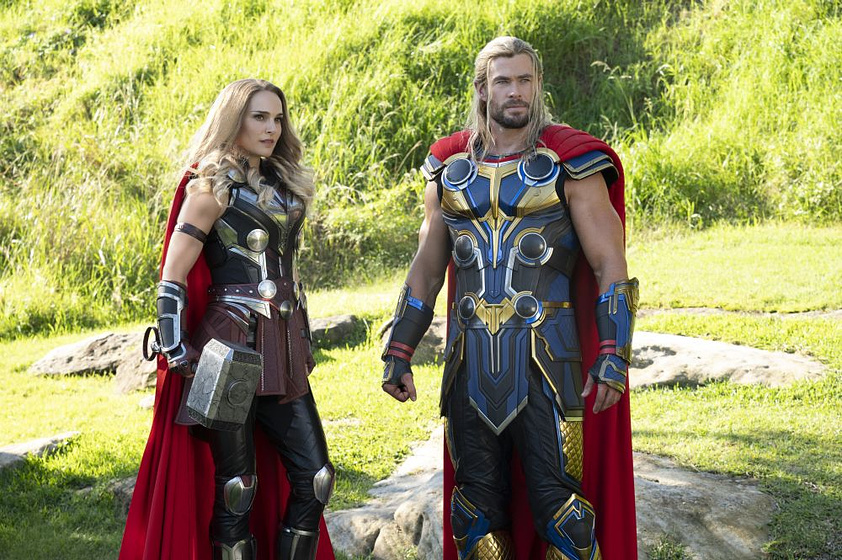 Natalie Portman y Chris Hemsworth en Thor: Love and Thunder