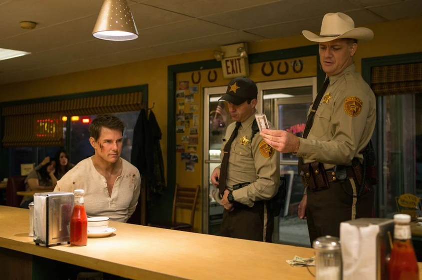 Tom Cruise, Jason Douglas y Judd Lormand en Jack Reacher. Nunca vuelvas atrás