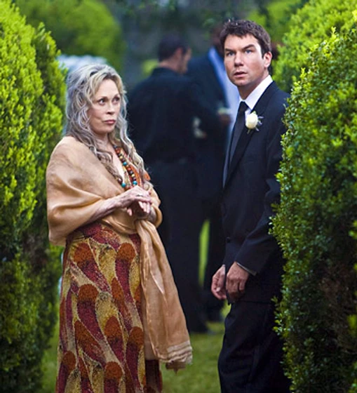 Faye Dunaway y Jerry O'Connell en medianoche-en-el-pantano