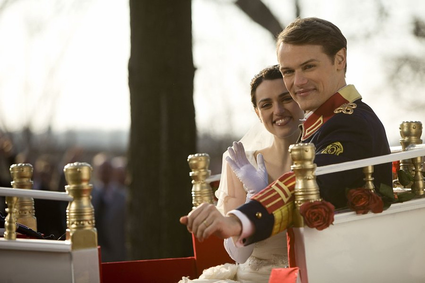 Katie McGrath y Sam Heughan en La Princesa de Castlebury Hall