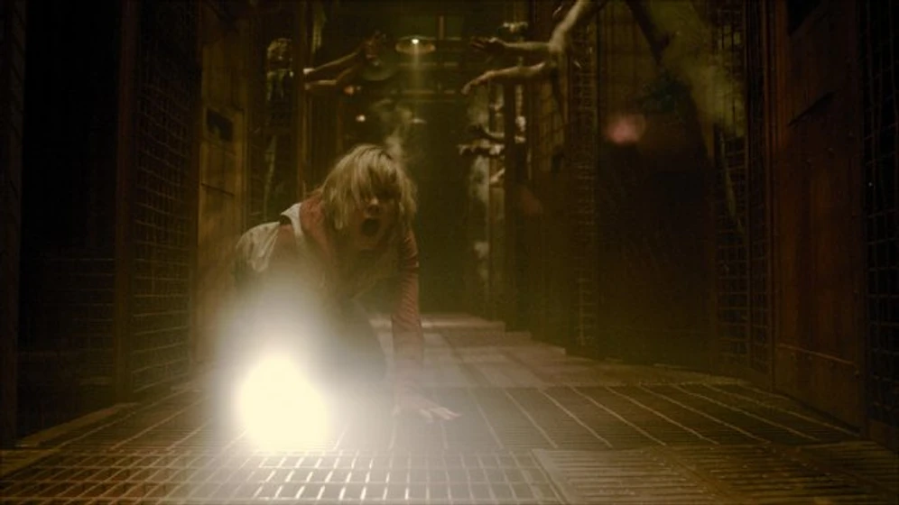 Adelaide Clemens en Silent Hill 2: Revelación 3D