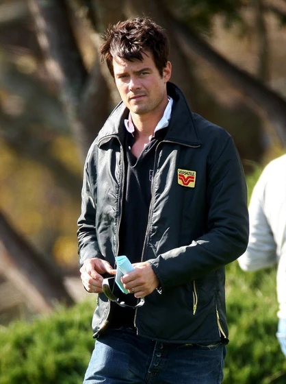 Josh Duhamel en the-romantics