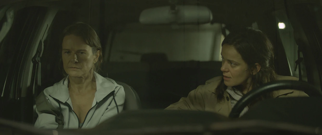 Nailea Norvind y Diana Sedano en juana