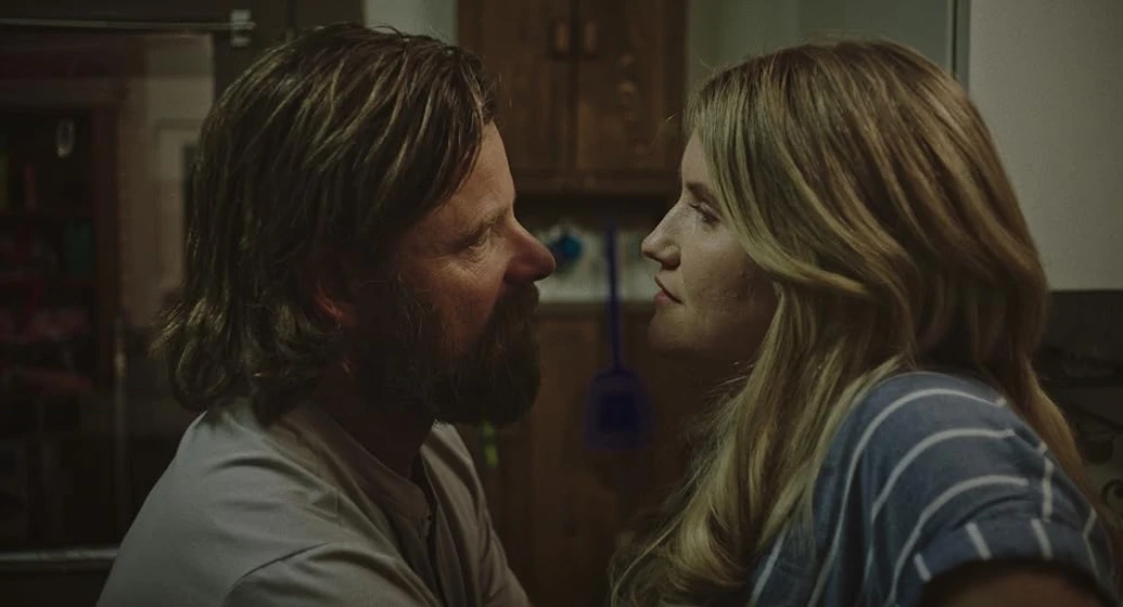 Steve Zahn y Jillian Bell en cowboys