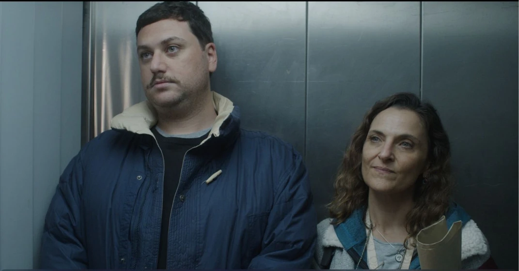 Antonia Zegers y Iair Said en los-domingos-mueren-mas-personas
