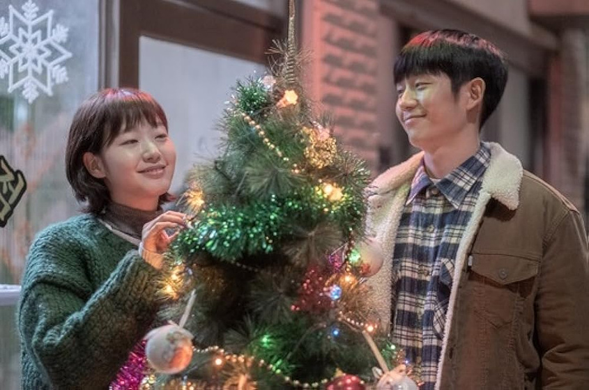 Go-eun Kim y Jung Hae-in en tune-in-for-love