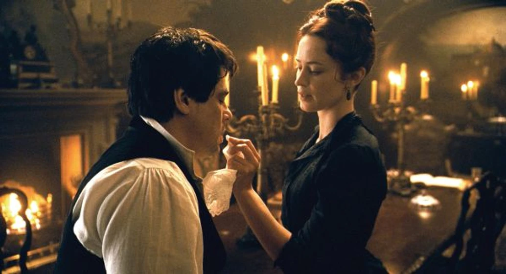 Benicio Del Toro y Emily Blunt en El Hombre Lobo