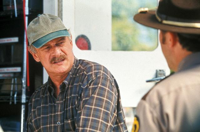 Gerald McRaney en Alerta Tornado