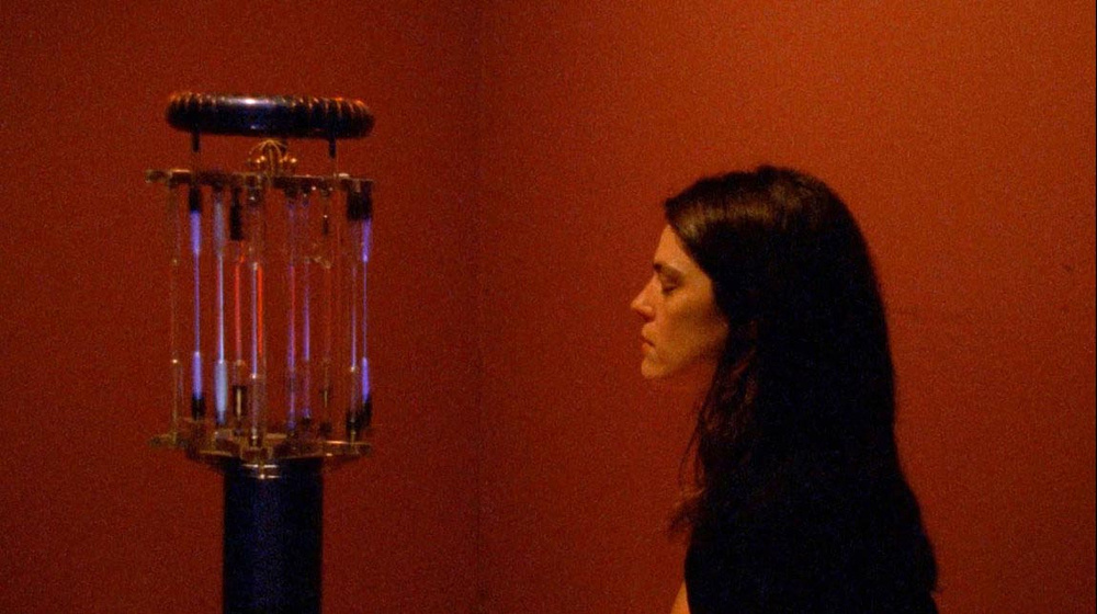 Callie Hernandez en Invention