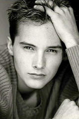 picture of actor Derek Lee Nixon