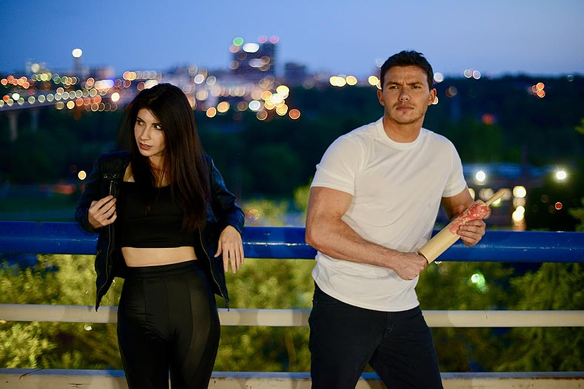 KateLynn E. Newberry y John Flickinger en Notes from Melanie