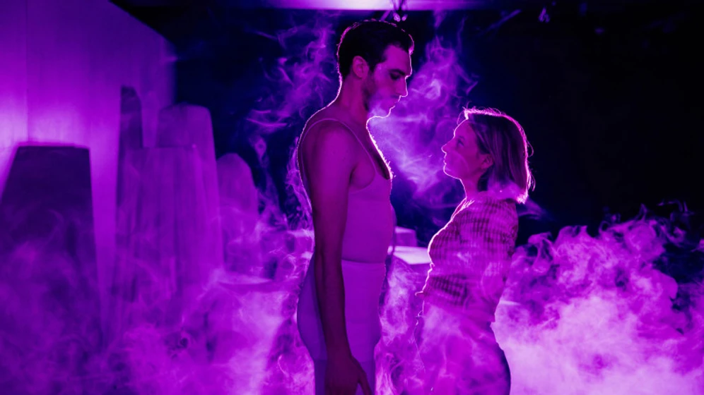 Sophie Henderson y Matt Whelan en workmates