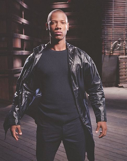 Tory Kittles en Invencibles